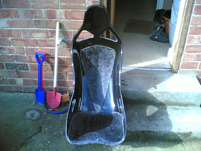 Smoothy seat showing inserts