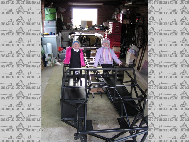 naked chassis and 2 girls
