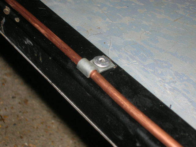 Brake pipe clip