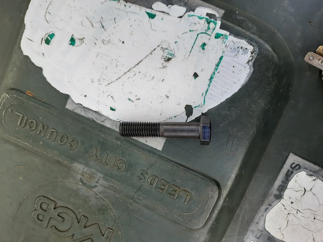 Steering bolt