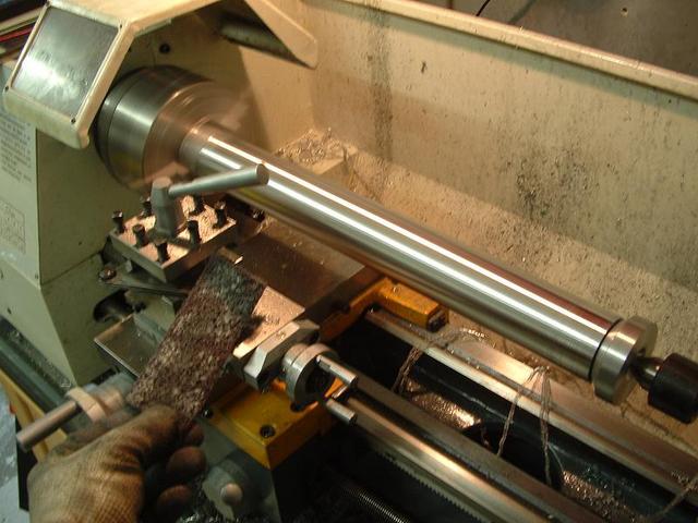 machining lathe on autofeed