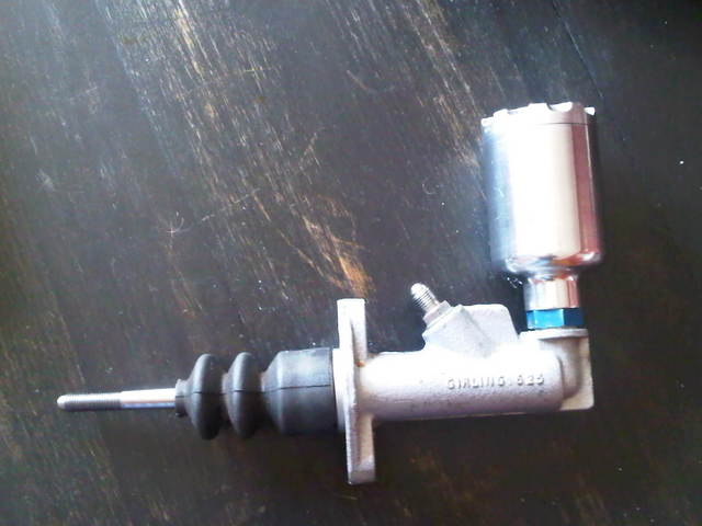 Home made reservoir and pushrod