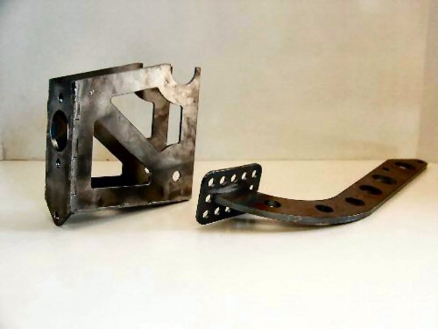 Rescued attachment pedal_&_box_02.jpg