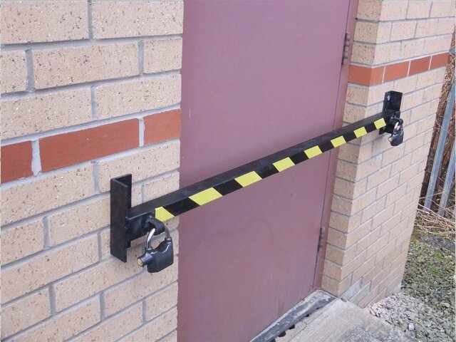 door-secutity-bar